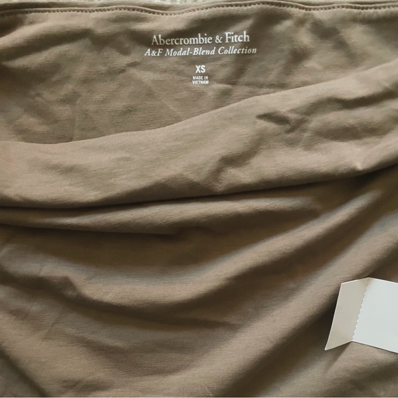 A&F Off-The-Shoulder Ruched Top - Picture 10 of 10